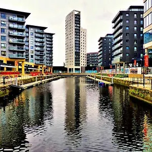 https://rooshaus-leeds-docks.yorkshirehotels.net