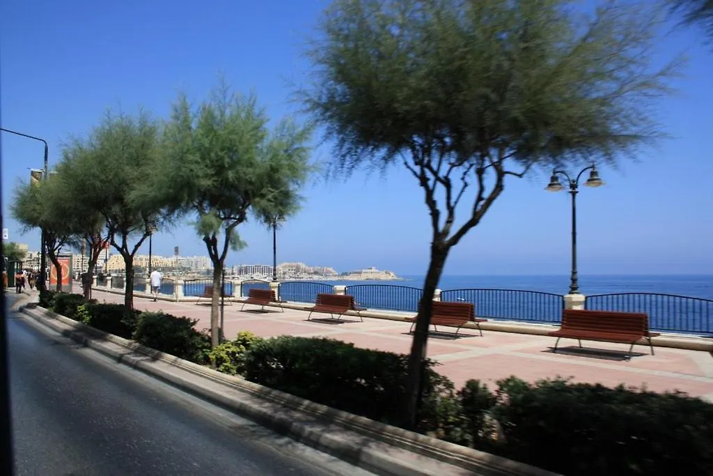 Apartament Central Sliema 3-Bedroom Retreat